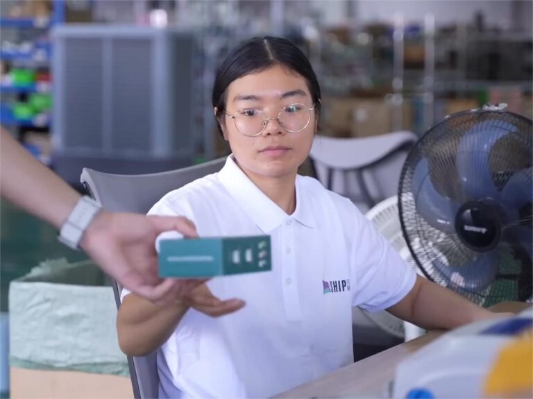 How Does Dropshipping Work: ShipToTheMoon's Staff is Working in the Fulfillment warehouse